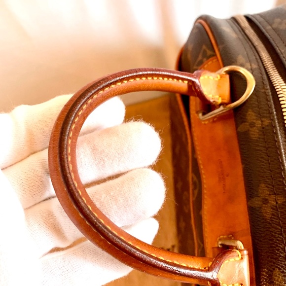 ❌ SOLD ❌Pre-owned Louis Vuitton Trouville Handbag - Picture 12 of 16